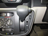 変速ショックの無い無段変速のCVT。燃費も良好です。