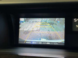【バックカメラ】運転席から画面上で安全確認ができます。駐車が苦手な方にもオススメな便利機能です。