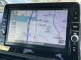 道路や周辺施設が画面上に表示され、現在地や目的地までの道筋を確認しやすい地図画面です。案内を見ながら行き先を把握でき、初めて訪れる場所へのお出かけや日常の移動にも便利にお使いいただけます。