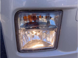 納車前整備は提携工場にて行い、納車時整備記録簿を発行いたします。基本交換消耗品については整備欄をご参照ください。
