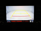 バックモニター装着車は後退時の強い味方です♪車庫入れや縦列駐車の際、後退操作の参考になるガイドラインをナビ画面に表示します。