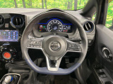 【ステアリングスイッチ】運転中、前方から目線をそらすことなく、オーディオ等の操作が可能な便利機能!安心&快適なドライブを演出してくれます♪