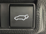 【パワーバックドア】スマートキーや運転席のボタンを押すだけでリアゲートが自動で開閉します!荷物を持っている時や、高い位置にあるバックドアを閉める際に便利な機能です♪