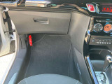 車検証ブック入りません!ドアポケットやトランク、シート裏ポケットに入れてください!