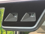 【スマートアシスト】走行中に前方の車両等を認識し、衝突しそうな時は警報とブレーキで衝突回避と被害軽減をアシスト。より安全にドライブをお楽しみいただけます。