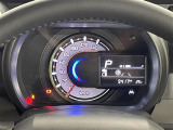 【メーターまわり】ドライバーから見やすい位置にあって安全運転に寄与します。メーターも見やすくてシンプルなデザインになっております。