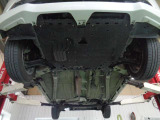 仕入れ時に下廻り(フレーム等)の状態は特に気を使っております!特に4WD車は錆・腐食の為に車検が通せない事もございます。ご希望でしたら下廻り防腐塗装の施工をサービス致しますのでお気軽にお声掛けください♪