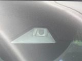【ホンダセンシング】走行中に前方の車両等を認識し、衝突しそうな時は警報とブレーキで衝突回避と被害軽減をアシスト。より安全にドライブをお楽しみいただけます。