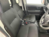 ゆったりとした運転席で、快適な運転をサポートします。