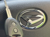 【キーレス】少し離れた場所からでもボタン一つでドアの開錠・施錠ができるのでとっても便利!ドアの鍵穴周りに傷をつけることもありません♪