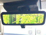 【デジタルインナーミラー】後席の大きな荷物や同乗者で後方が確認しづらい時でも安心!カメラが撮影した車両後方の映像をルームミラー内に表示。クリアな視界で状況の確認が可能です!