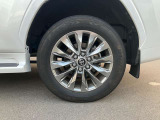 【GLIONグループ GSQUARE】の車輌をご覧頂き、誠にありがとうございます。お客様にピッタリなお車を弊社スタッフがご案内させて頂きます。