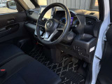 乗り降りしやすい運転席!