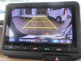 ガイド線表示機能付きのバックカメラで、バックでの車庫入れも安心です。
