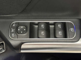 メモリー付き電動シートも装備されておりますのでシート位置を3パターン記憶できます。