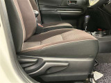 運転席シ-ト上下アジャスター付き車両です。