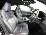 ゆったり室内で運転もしやすいです♪使い勝手の良い配置も考えられています!!