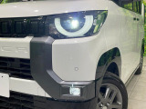 【LEDヘッドライト】悪天候や夜間走行時も良好な視界を確保し安心して運転できる高輝度LEDヘッドライトを装備!点灯速度が早く、消費電力も抑えられています。