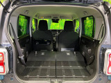 普段のお買い物や通勤、送迎等に十分な荷室スペースを確保しております。セカンドシートを倒すと、大きな荷物の積載も可能です♪