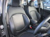 運転席・助手席にシートヒーター装備済でございます!