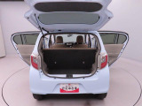 後ろのドアが大きく開くので、荷物が出し入れしやすく積み込みやすいです。大きめの荷物でも大丈夫♪