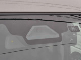衝突被害軽減システムで安全運転をサポートします。センサーカメラがフロントガラスにありますので、汚れがつかないようにしましょう。