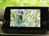テレビ番組を画面いっぱいに表示でき、停車中の待ち時間などに映像をお楽しみいただけます。見やすい大きさの画面で、車内で過ごすひとときを快適に演出します。