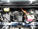 1.8LガソリンエンジンとモーターのHVシステムは、燃費が大変良く、財布に優しい維持費です。また、システムの信頼性も高く、ご安心してお乗りいただけます。