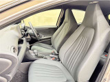 トヨタ中古車「まるごとクリーニング」施工済。外装はもちろん内装はシートを外して見えない所まで徹底洗浄しています。