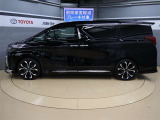 両側パワースライドドア付きだから、狭い駐車スペースなどでの 乗り降りラクラク!小さなお子さまのいるご家庭には嬉しい装備。