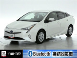 厳選されたトヨタ認定中古車のプリウスです。環境にやさしく燃費性能も良いハイブリット車です。静かな走りによる快適な静粛性の室内を実感できます。