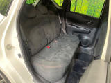 コンパクトカーですが、セカンドシートは十分な広さがあり快適にお乗りいただけます♪シートを倒して大きな荷物を積んだりと、用途の幅が広い1台です。