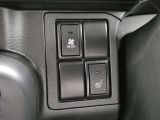 運転席シートヒーターつき、エアコンをまたなくてもすぐに暖かくなり快適です。
