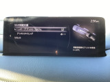 ハンドル操作をアシストすることにより車線からの逸脱回避を支援します。