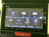 CD・DVDやラジオ、テレビ、Bluetooth、SDなど、複数の音源を選べるオーディオメニューです。使いたい項目を画面から選びやすく、日常の移動時間を快適に彩ります。