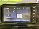 AM・FMラジオのほか、CDやSD、Bluetooth、AUXなどの選択肢を画面で確認できます。お好みの音源に合わせて切り替えられ、日々の移動時間を自分らしく過ごせます。