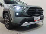 高輝度で点灯速度が速く、しかも消費電力の少ないLEDヘッドライトが装備されています!LEDの明るい光が走行中の視界の確保をサポートして、夜のドライブがより楽しく安全に運転できます♪