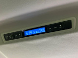 【リアオートエアコン】広い後部座席には必須の機能!風量や温度を自動で調整し前席と同様な車内環境にしてくれるリアオートエアコンを装備。夏の暑さも冬の寒さもストレスなく快適にお過ごしいただけます♪