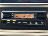 【オートエアコン】車内温度を感知して自動で温度調整をしてくれるのでいつでも快適な車内空間を創り上げます!