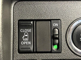 【パワースライドドア】スマートキーや運転席のスイッチでスライドドアの開閉が可能♪電動だから力を入れてドアを開ける必要が無く、小さいお子様でも、重い荷物を持っている時もラクに開け閉めできます♪