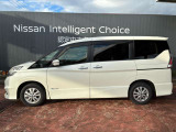 運転席側・助手席側ともにオートスライドドアで、乗り降りラクラク♪両手がふさがっていても、ドア下部へ足を振り入れると、ハンズフリーでドアの開閉が可能です(^^)/