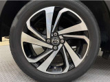 「トヨタ純正アルミホイール」を装着!純正なので車のデザインともマッチしています。高級感やスポーティーさを際立たせてくれます。