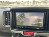 車庫入れが不安な方必見です!カーナビにバックモニターが表示されます!