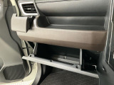 新車メーカー保証に準じた保証を1年間無償で受けられる「まごころ保証」、さらに保証を延長できる「まごころ保証プラス」「まごころ保証プラス&alpha;」をご用意しております。