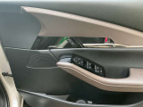 ボーズサラウンドシステム搭載車、迫力ある音響です。