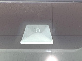 【ホンダセンシング】走行中に前方の車両等を認識し、衝突しそうな時は警報とブレーキで衝突回避と被害軽減をアシスト。より安全にドライブをお楽しみいただけます。