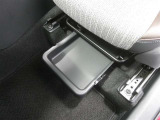 取り出しやすく、しまいやすい収納スペースが満載です。ティッシュやペットボトル等、用途に合わせた収納が可能ですので、使い方はあなた次第!