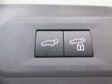 スイッチ一つでバックドアを、オート全開・全閉・一時停止ができる、パワーバックドアが付いています。