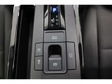 電動パーキングブレーキ付です!オートブレーキホールド機能付きの為、一定の条件下で、車がブレーキをホールドしてくれます!