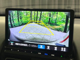 【バックカメラ】駐車時に後方がリアルタイム映像で確認できます。大型商業施設や立体駐車場での駐車時や、夜間のバック時に大活躍!運転スキルに関わらず、今や必須となった装備のひとつです!
